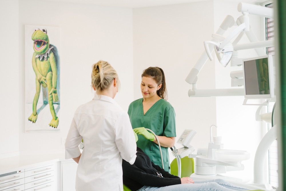 Zahnärzte St. Gallen Abtwil – Dres. Ott – Patientenbehandlung Zahnärzte St. Gallen Abtwil - Dres. Ott - Patientenbehandlung